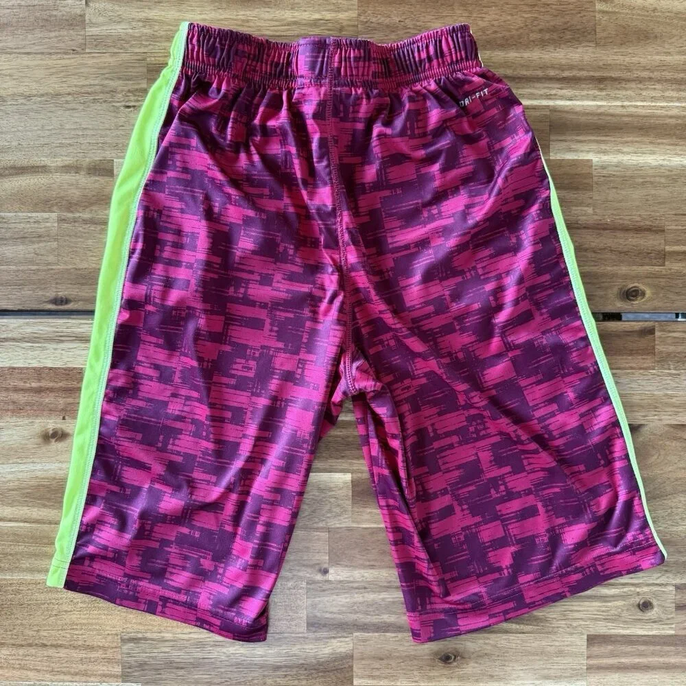 Nike Athletic Shorts BOY YOUTH Size LARGE Basketball Skateboarding Loose Fit‎